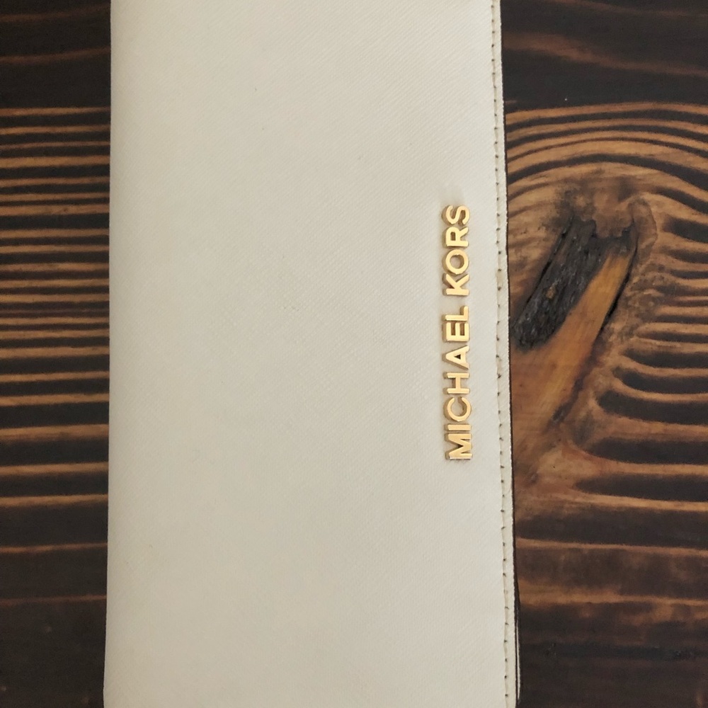 Michael Kors Large Jet Set Travel Wallet